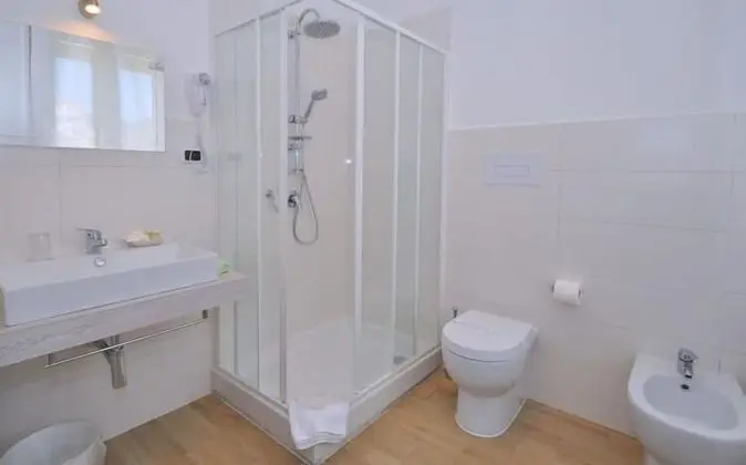 Standard Tek Büyük veya İki Ayrı Yataklı Oda, Balkon