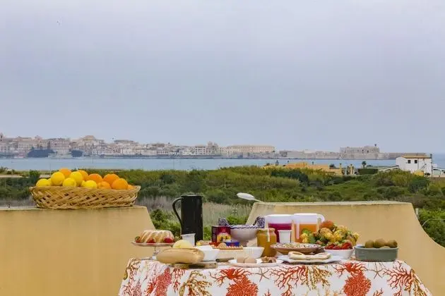Üç Kişilik Oda, Bahçe Manzaralı