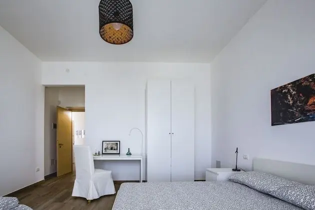 Üç Kişilik Oda, Deniz Manzaralı
