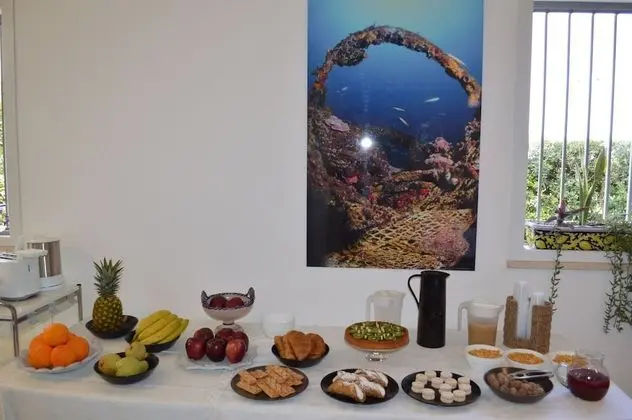 Üç Kişilik Oda, Deniz Manzaralı