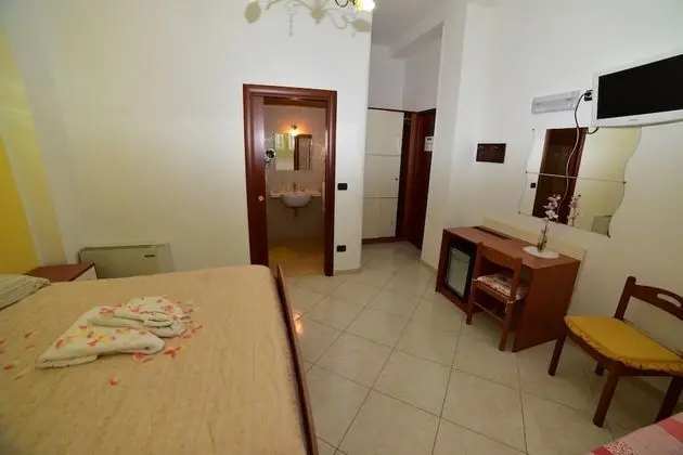 Standard Tek Büyük Yataklı Oda