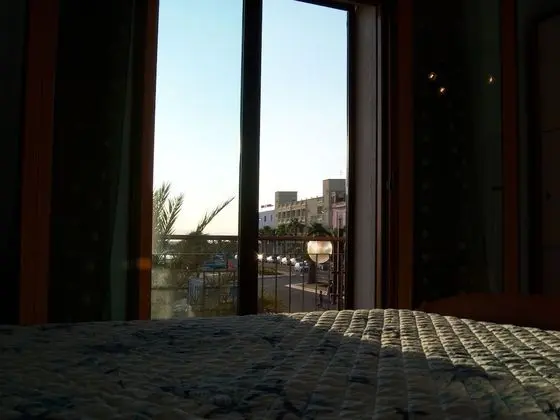 Tek Büyük Yataklı Oda, Balkon, Deniz Manzaralı