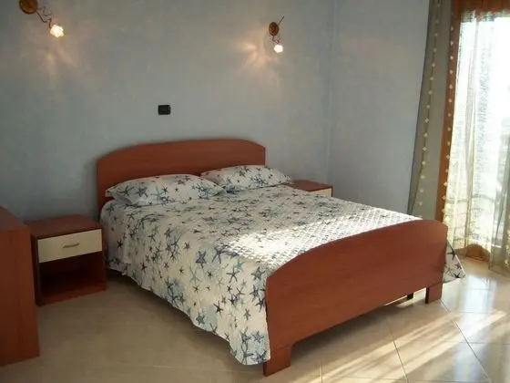 Üç Kişilik Oda, Deniz Manzaralı