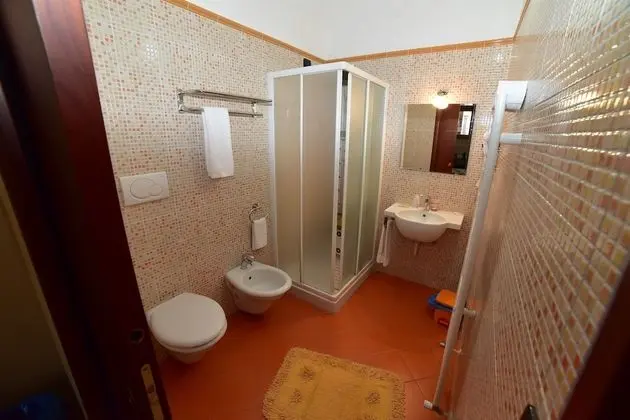 Üç Kişilik Oda, Deniz Manzaralı