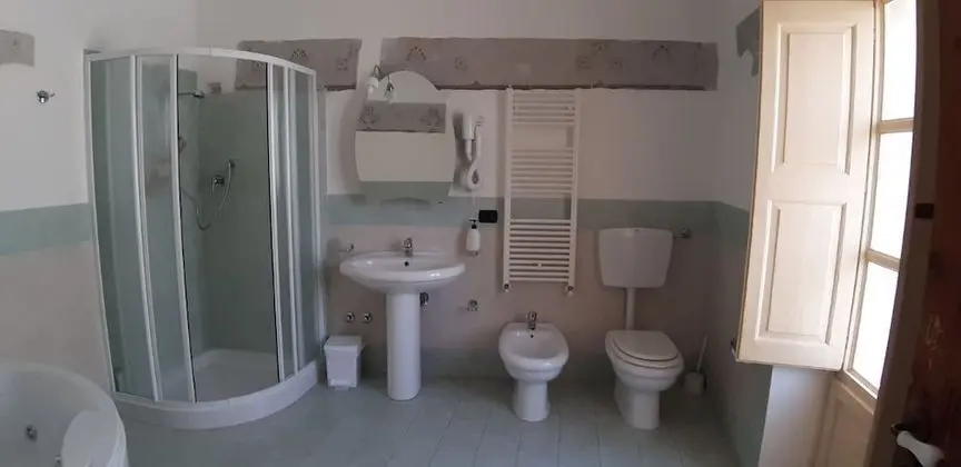 Oda, 2 Tek Kişilik Yatak, Bağlantılı Odalar (Camera 3)