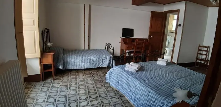 Üç Kişilik Oda (Camera 1)