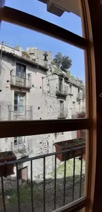 Üç Kişilik Oda (Camera 1)