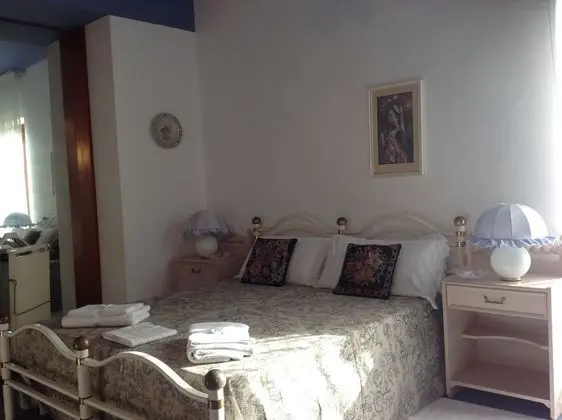 Deluxe Tek Büyük Yataklı Oda, 1 Büyük (Queen) Boy Yatak, Sigara İçilmez, Bahçe Manzaralı