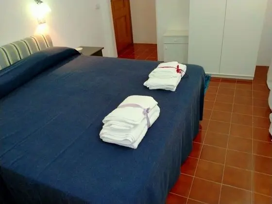 Tek Büyük veya İki Ayrı Yataklı Oda (Verde)