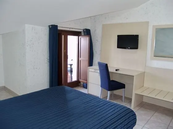 Tek Büyük Yataklı Oda, Balkon