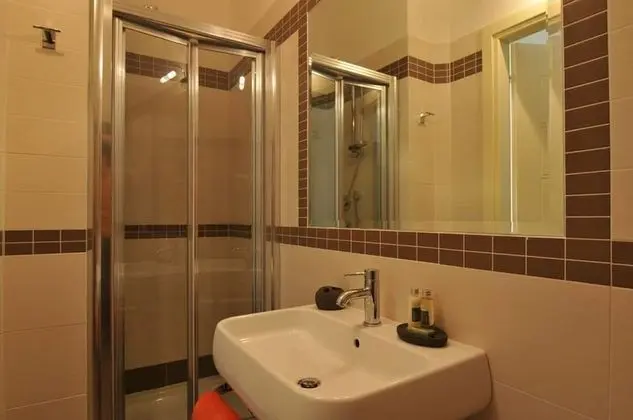 Tek Büyük veya İki Ayrı Yataklı Oda