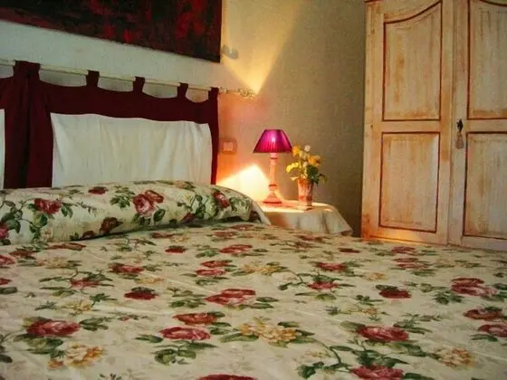 Büyük Yataklı Tek Kişilik Oda