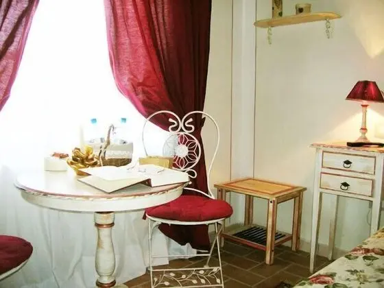 Büyük Yataklı Tek Kişilik Oda