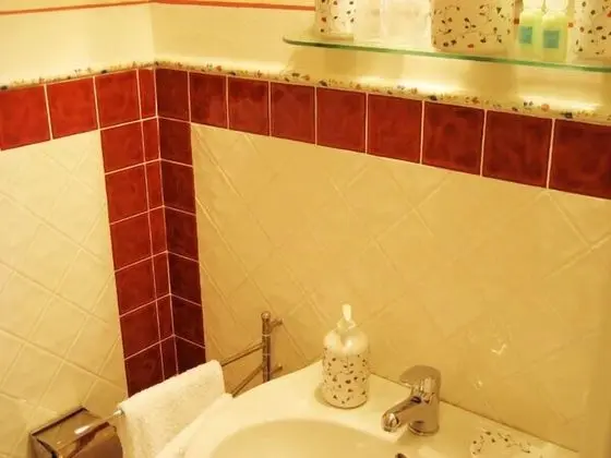 Büyük Yataklı Tek Kişilik Oda