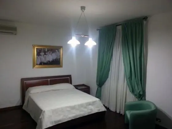 Tek Büyük Yataklı Oda