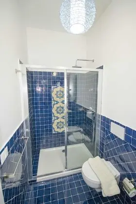 Junior Süit, Teras