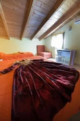 Tek Büyük Yataklı Oda, 2 Yatak Odası, Özel Banyo (not in room)