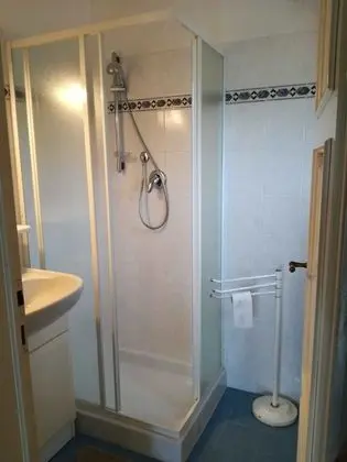 Tek Büyük Yataklı Oda, Ortak Banyo (Bianca)
