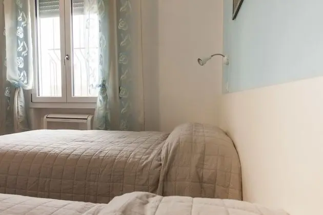 Tek Büyük veya İki Ayrı Yataklı Oda