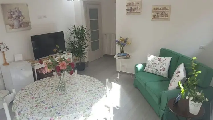 Deluxe Üç Kişilik Oda (Rosa)