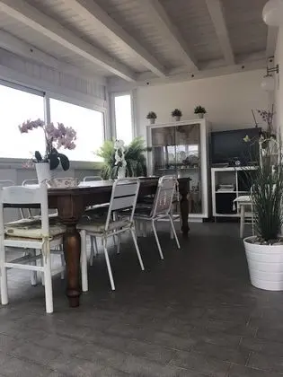 Deluxe Üç Kişilik Oda (Rosa)