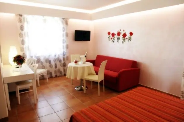 Deluxe Dört Kişilik Oda, Bahçe Manzaralı