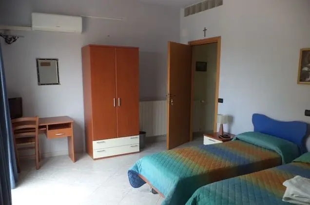 Panoramic Tek Büyük Yataklı Oda