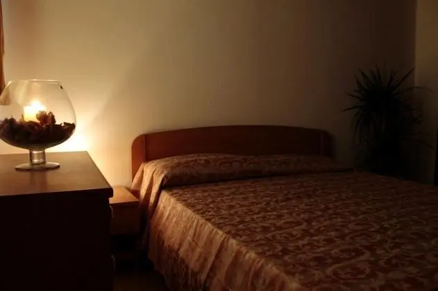 Basic Tek Büyük Yataklı Oda