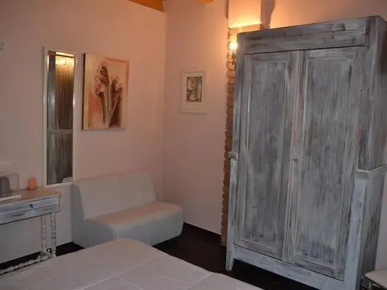 Comfort Tek Büyük veya İki Ayrı Yataklı Oda, Özel Banyo (Glicine)