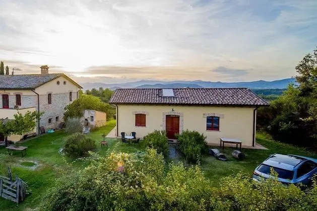 Traditional Kulübe (Porcilaia)