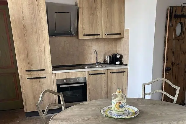 Traditional Kulübe (Porcilaia)