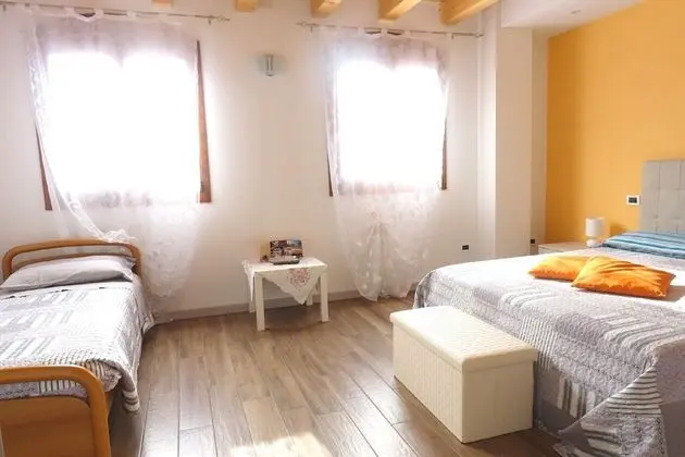 Superior Üç Kişilik Oda, Banyolu/Duşlu, Bahçe Manzaralı