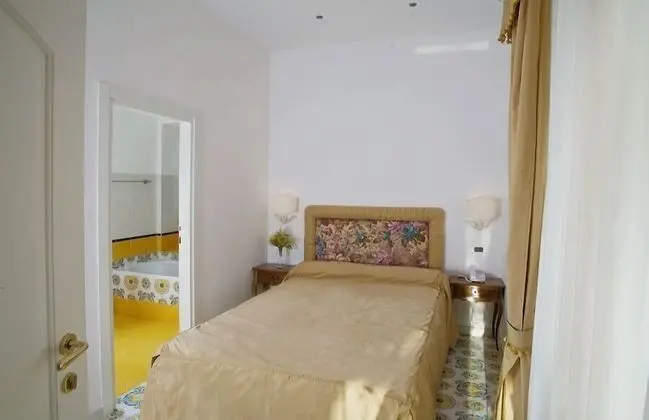 Standard Oda, Bahçe Manzaralı