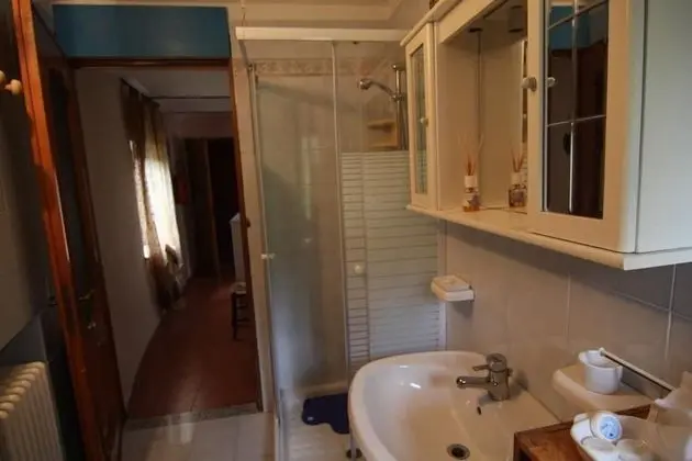 Tek Büyük Yataklı Oda, Ortak Banyo