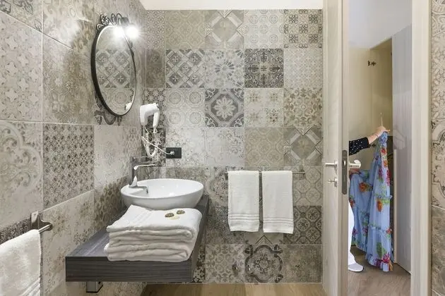 Comfort Tek Büyük veya İki Ayrı Yataklı Oda (3)