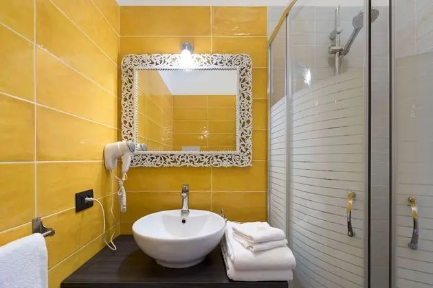 Comfort Tek Büyük veya İki Ayrı Yataklı Oda (4)