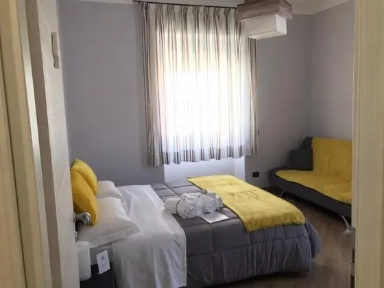 Comfort Tek Büyük veya İki Ayrı Yataklı Oda (4)
