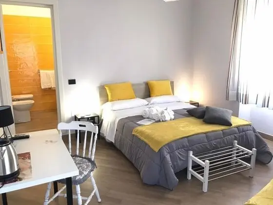 Comfort Tek Büyük veya İki Ayrı Yataklı Oda (4)