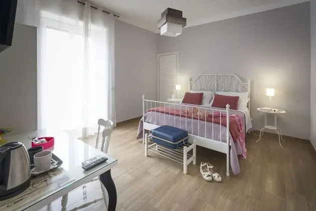 Deluxe Tek Büyük veya İki Ayrı Yataklı Oda (2)