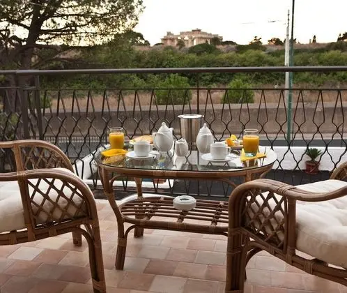 Deluxe Tek Büyük veya İki Ayrı Yataklı Oda, Balkon, Park Manzaralı