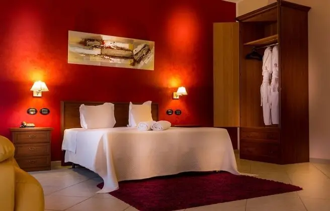 Deluxe Tek Büyük veya İki Ayrı Yataklı Oda, Balkon, Park Manzaralı