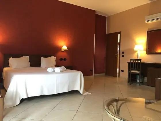 Deluxe Tek Büyük veya İki Ayrı Yataklı Oda, Balkon, Park Manzaralı