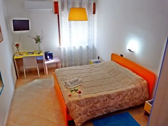 Tek Büyük Yataklı Oda (External private bathroom)