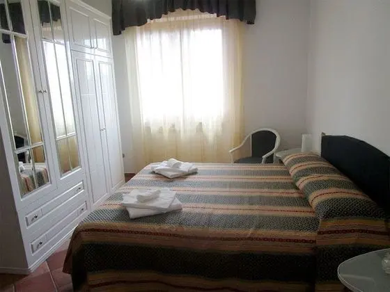 Comfort Tek Büyük veya İki Ayrı Yataklı Oda, Özel Banyo (External)