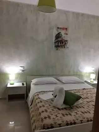 Tek Büyük veya İki Ayrı Yataklı Oda, Zemin Kat (Rome)