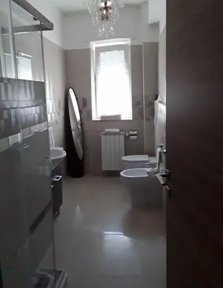 Tek Büyük Yataklı Oda, Zemin Kat (London)
