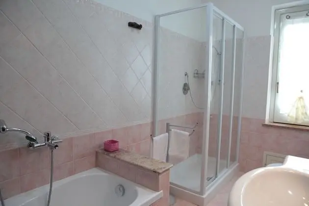 Tek Büyük Yataklı Oda, Banyolu/Duşlu