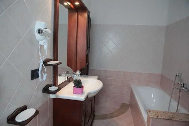 Tek Büyük Yataklı Oda, Banyolu/Duşlu