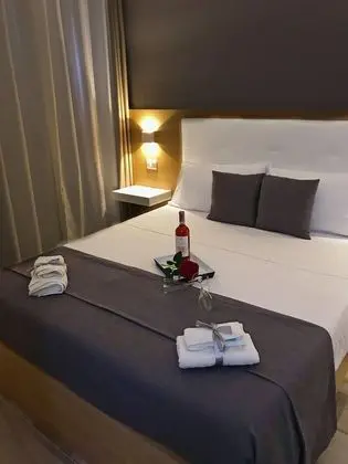 Deluxe Tek Büyük Yataklı Oda, Deniz Manzaralı, Denize Bakan