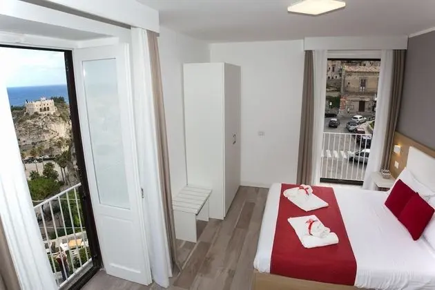 Deluxe Tek Büyük Yataklı Oda, Deniz Manzaralı, Denize Bakan